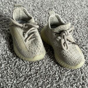 Grey toddler Sneaker